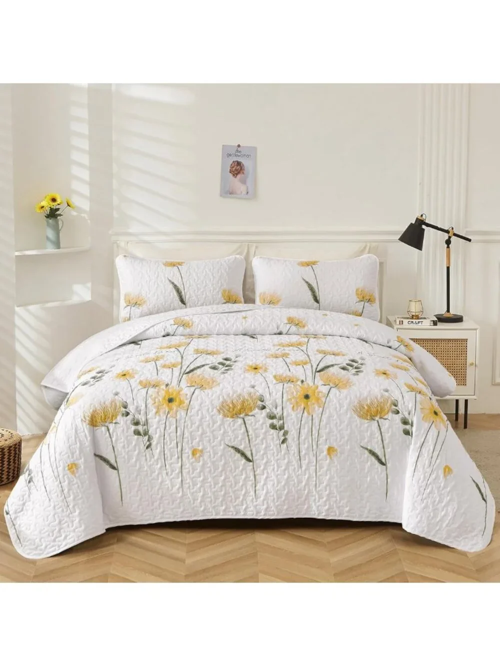 King Floral Quilt Set - Lightweight Reversible Bedding, Soft Microfiber